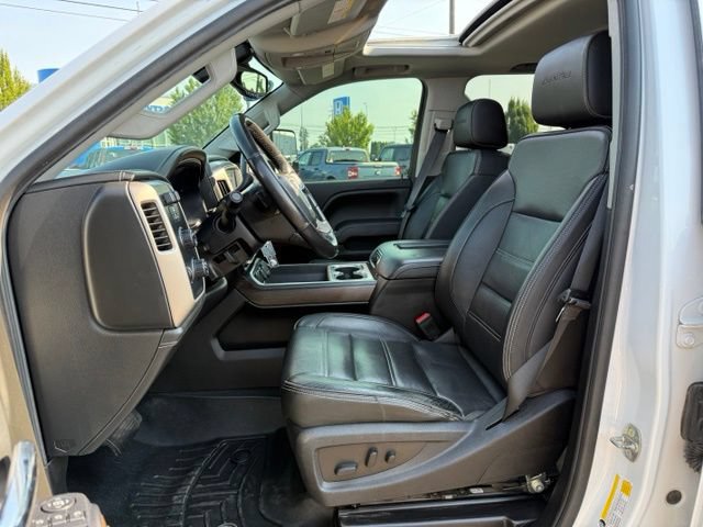 Used 2019 GMC Sierra 2500 Denali w/ Duramax Plus Package AWD/4WD image 2
