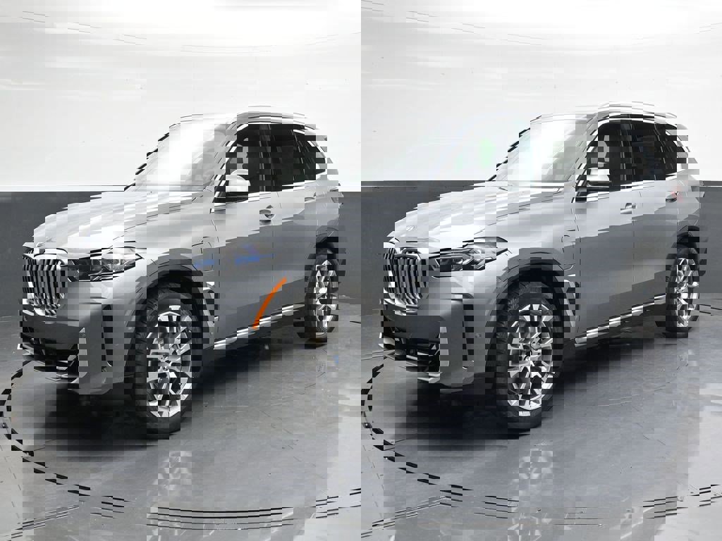 Used 2026 BMW X5 xDrive50e w/ Climate Comfort Package image 8