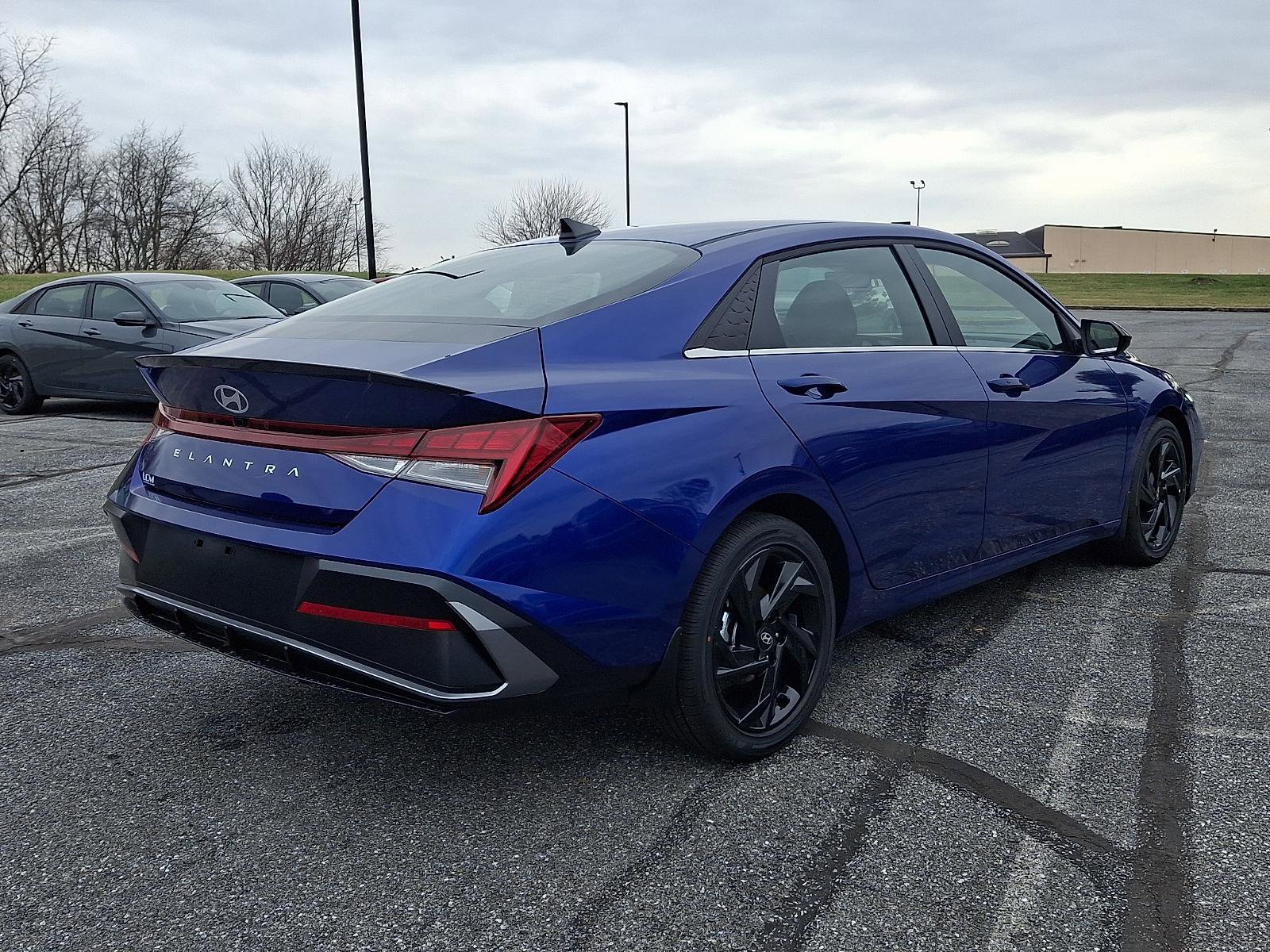 New 2026 Hyundai Elantra SEL Sport Premium image 3