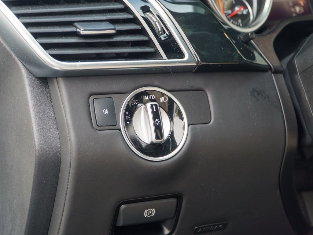 Used 2018 Mercedes-Benz GLE 350 4MATIC image 28