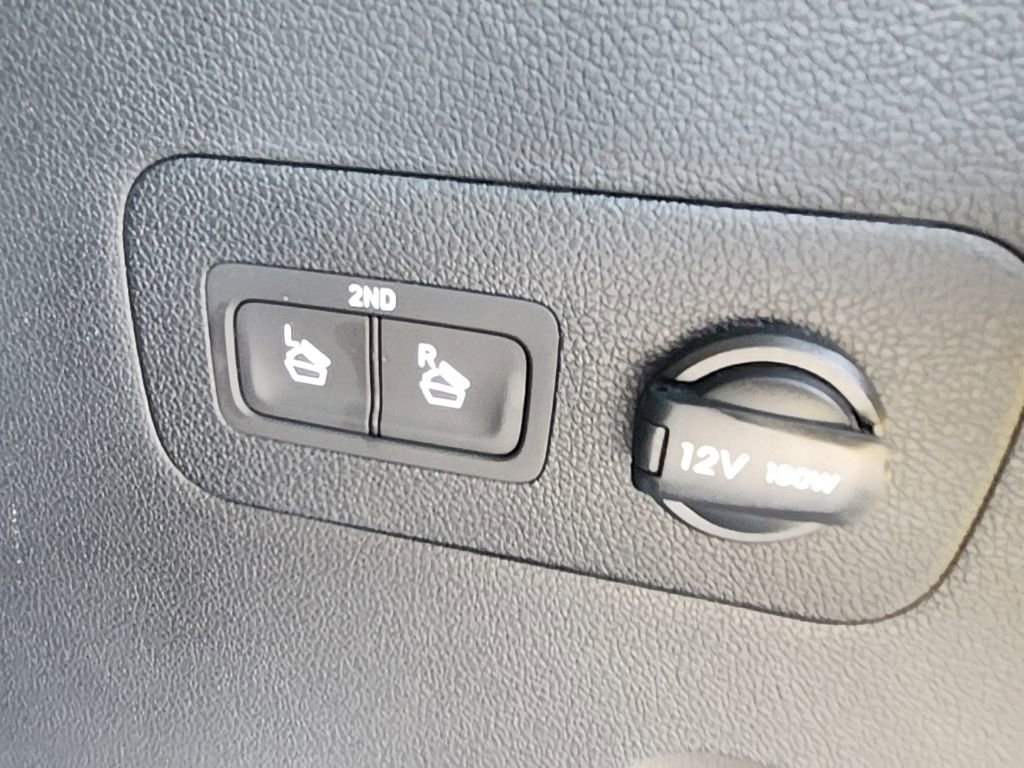 Used 2022 Hyundai Santa Fe SEL w/ Convenience + Premium Package FWD image 28