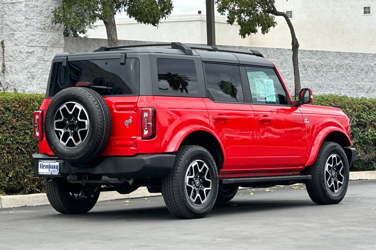 Used 2023 Ford Bronco Outer Banks image 4