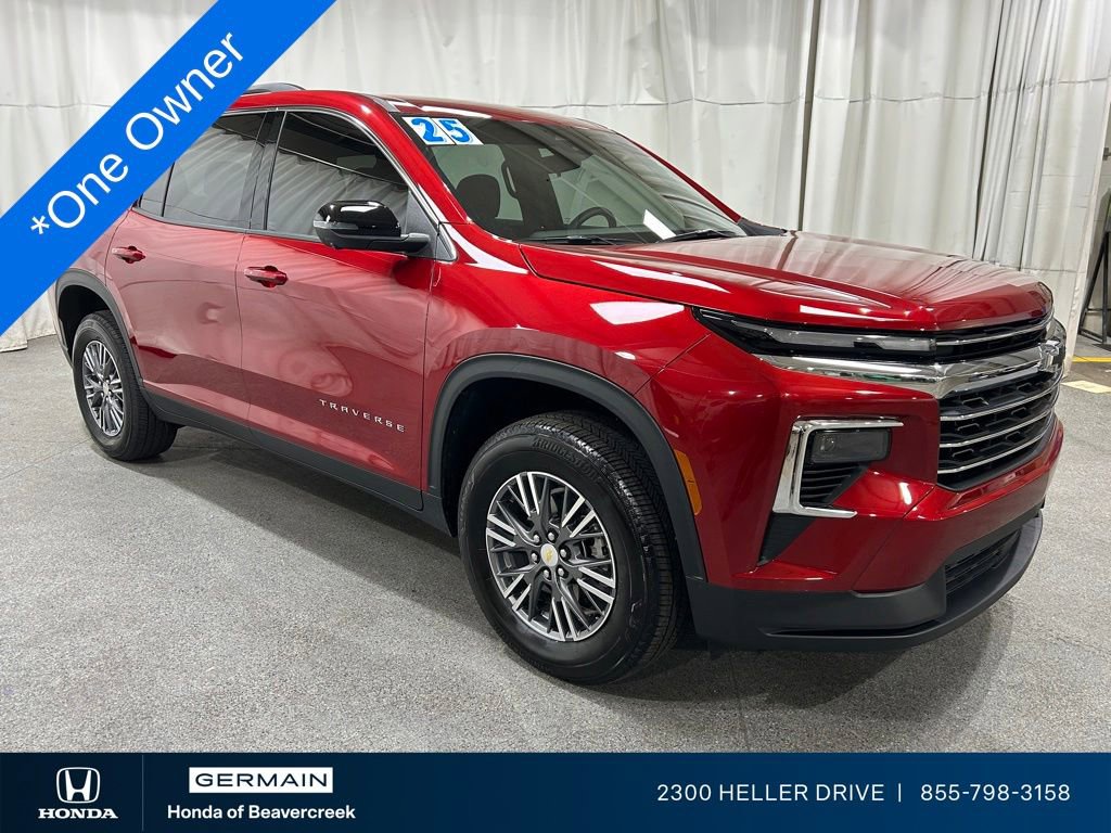 Used 2025 Chevrolet Traverse LT w/ Driver Confidence Package AWD/4WD image 1