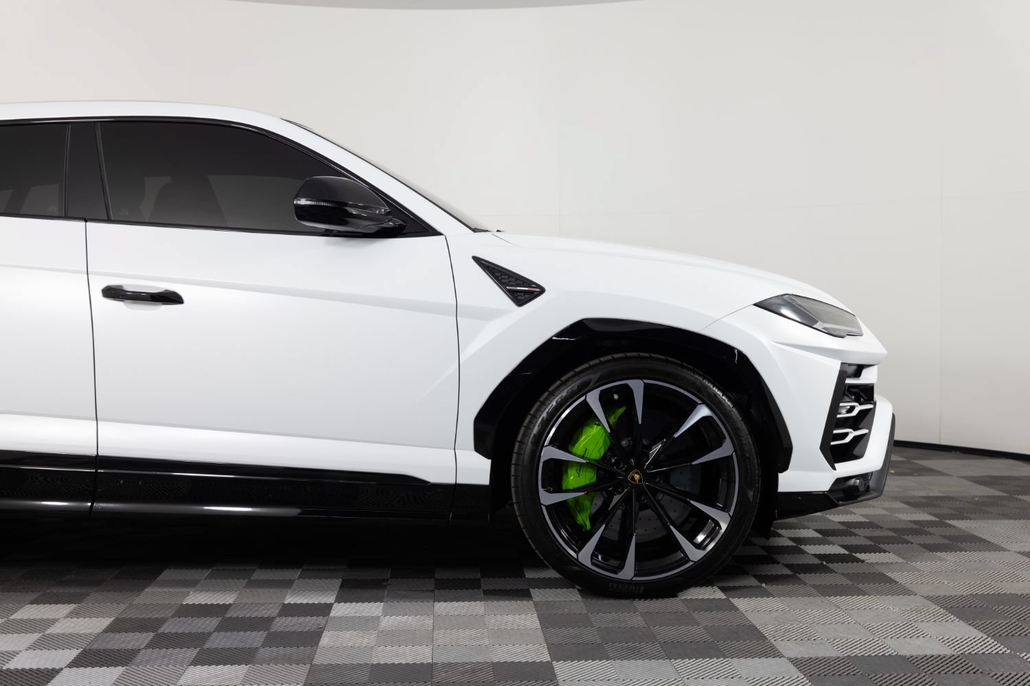 Used 2021 Lamborghini Urus AWD/4WD image 15
