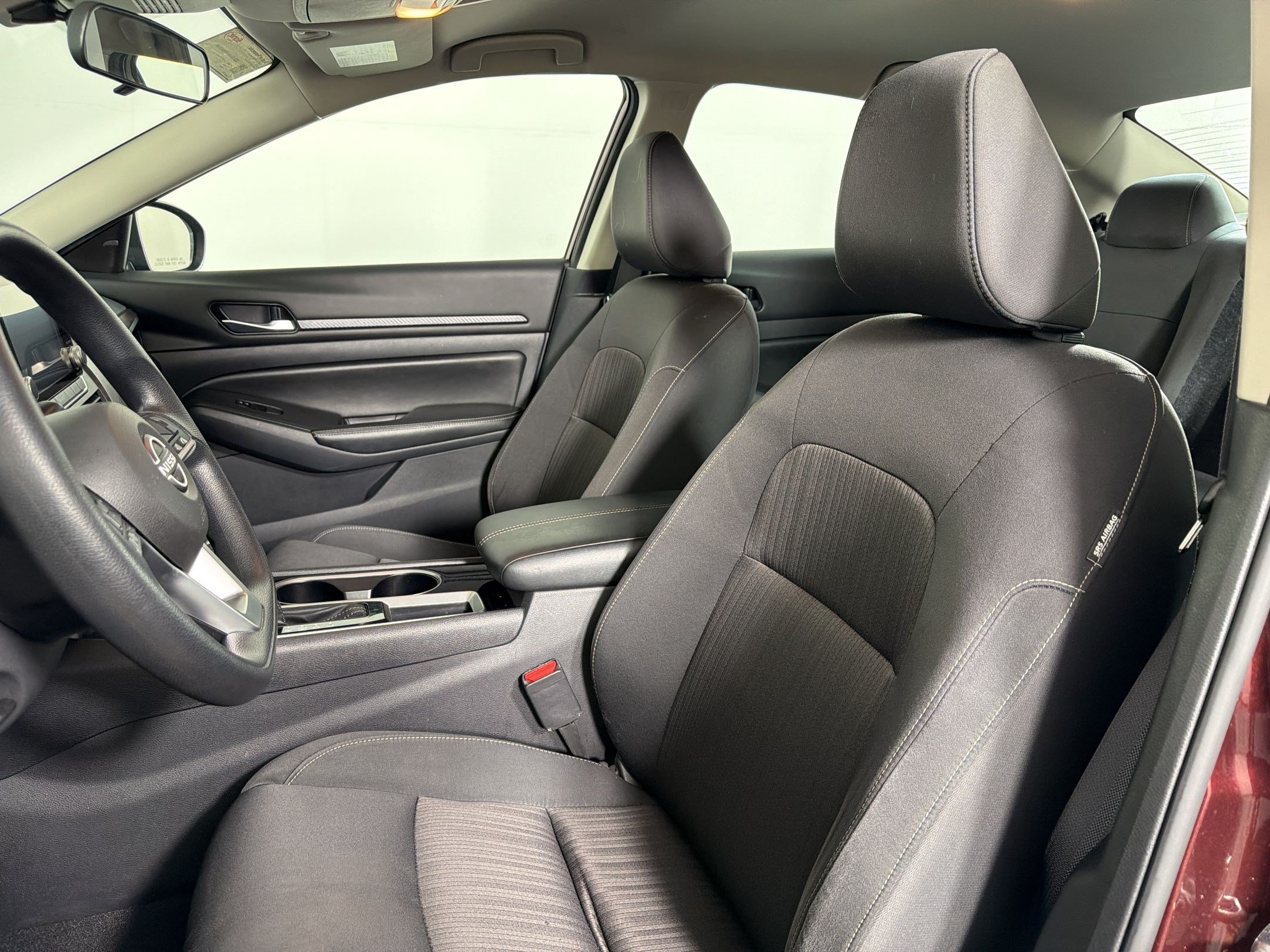 Used 2024 Nissan Altima 2.5 SV FWD image 4