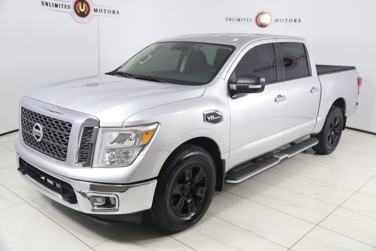 Used 2017 Nissan Titan SV AWD/4WD image 19