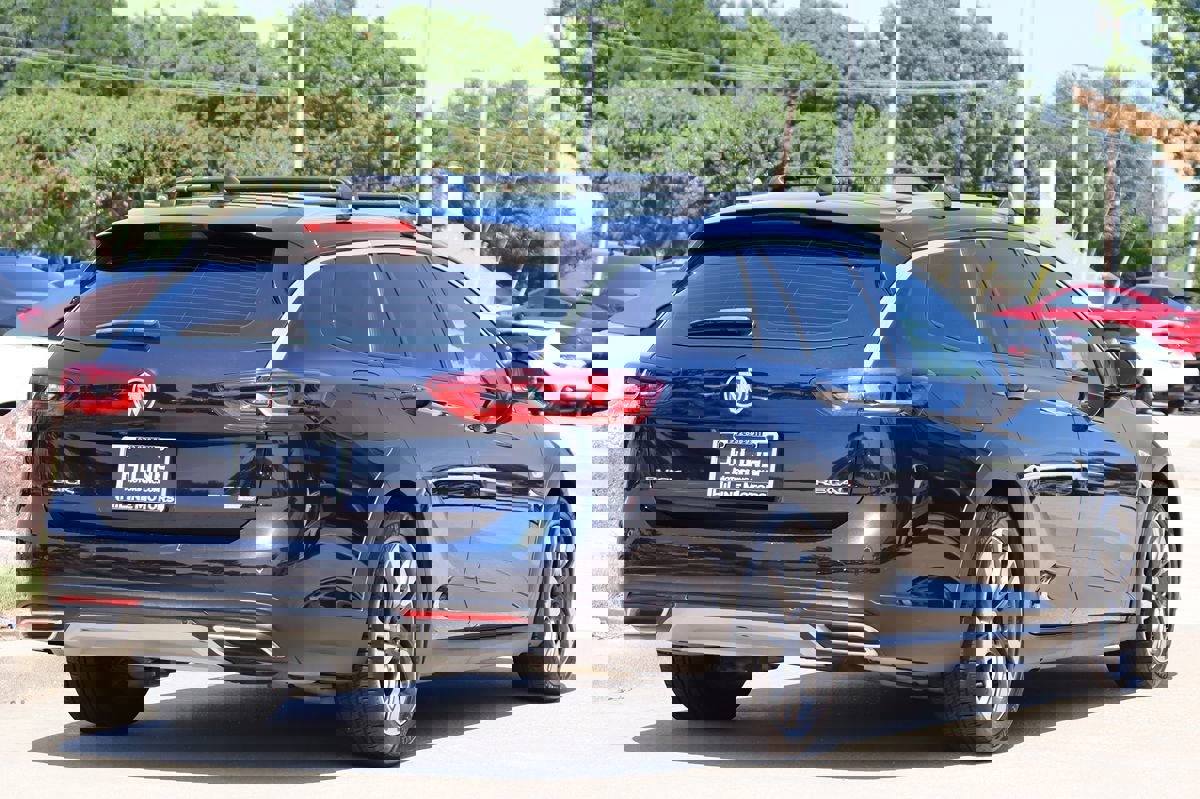 Used 2018 Buick Regal Essence w/ Driver Confidence Package #1 image 8