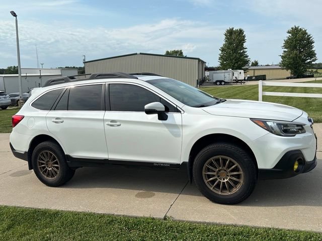 Used 2019 Subaru Outback 3.6R Limited AWD/4WD image 3