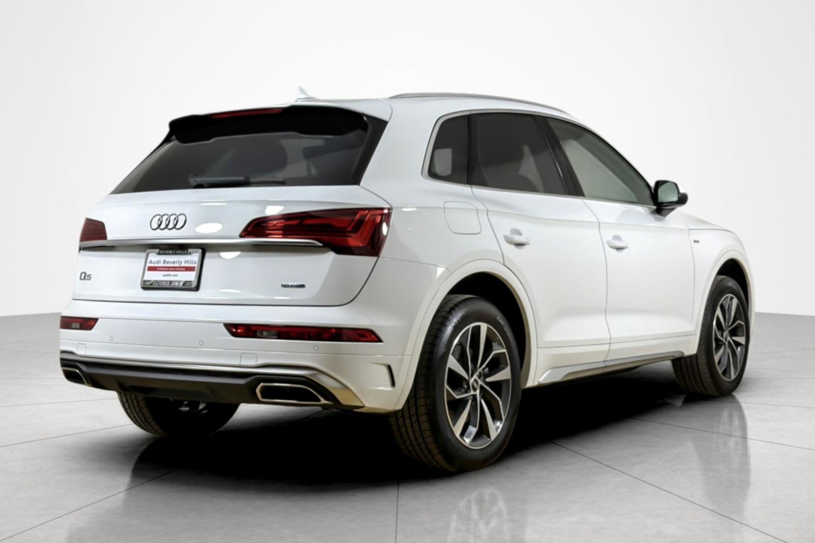 Used 2024 Audi Q5 2.0T Premium Plus w/ Premium Plus Package AWD/4WD image 5