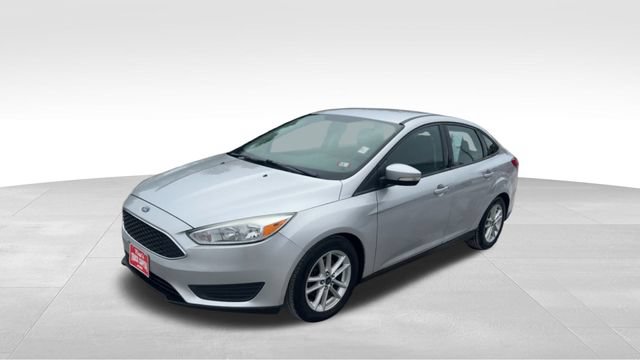 Used 2016 Ford Focus SE w/ SE Cold Weather Package FWD image 9