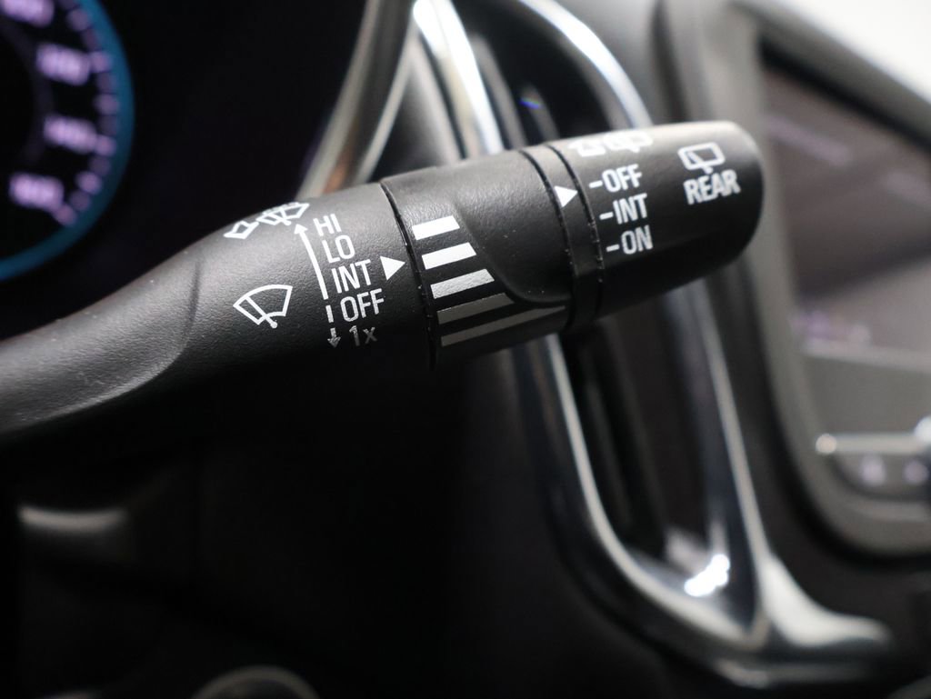 Used 2023 Chevrolet Equinox LT image 35