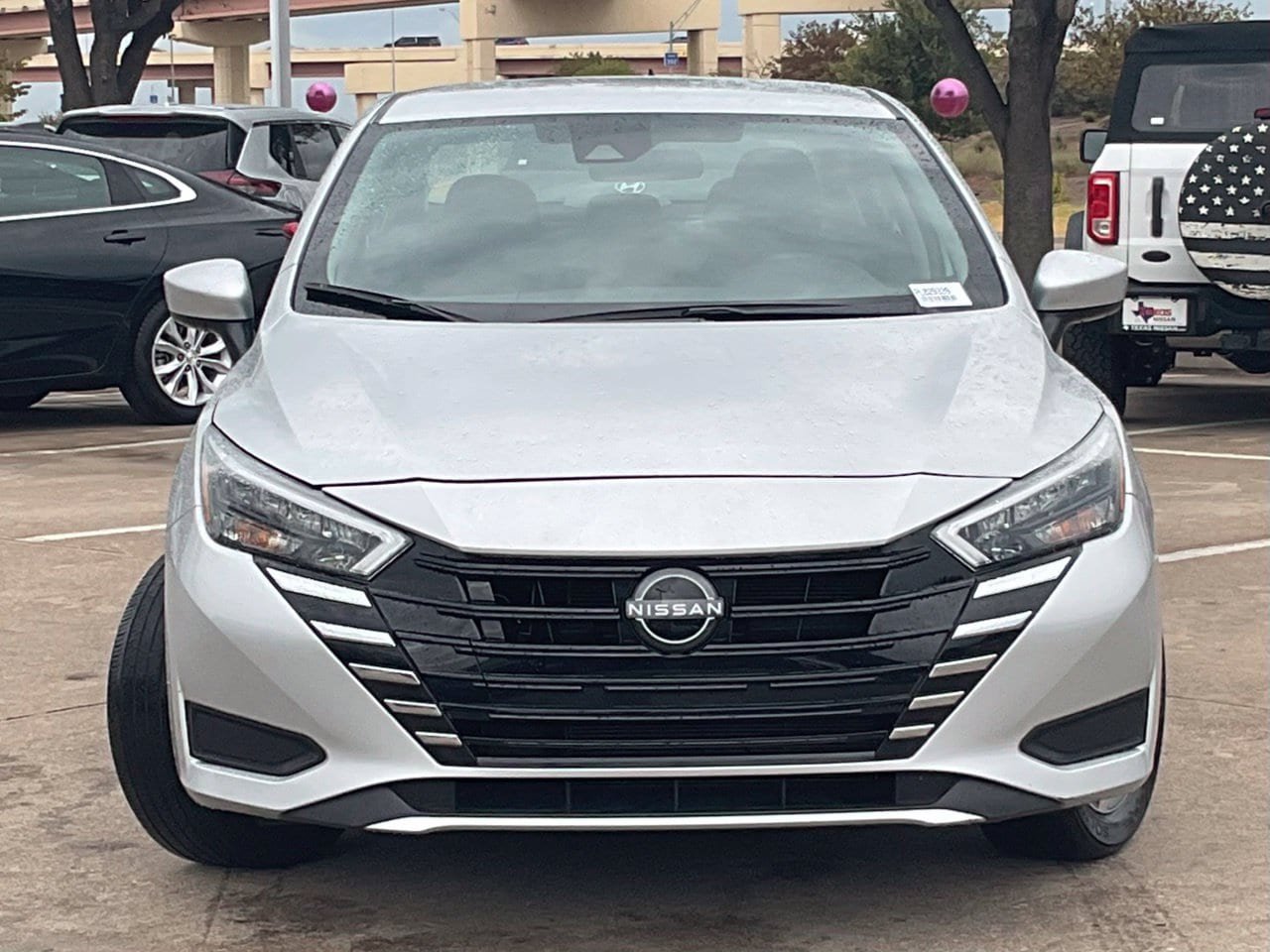 Used 2025 Nissan Versa SV FWD image 2
