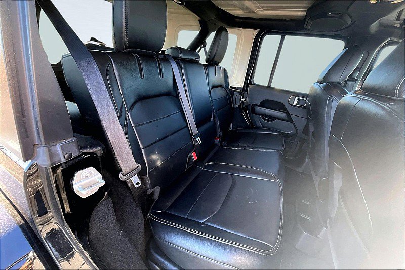 Used 2023 Jeep Wrangler Unlimited Sahara AWD/4WD image 27