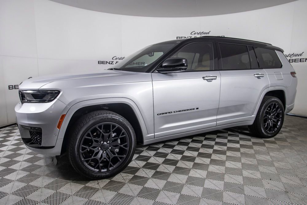 Used 2025 Jeep Grand Cherokee L Summit AWD/4WD image 11