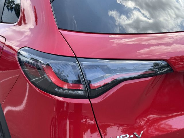 Used 2025 Honda HR-V Sport image 14