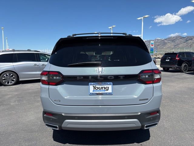 Used 2023 Honda Pilot Touring image 4