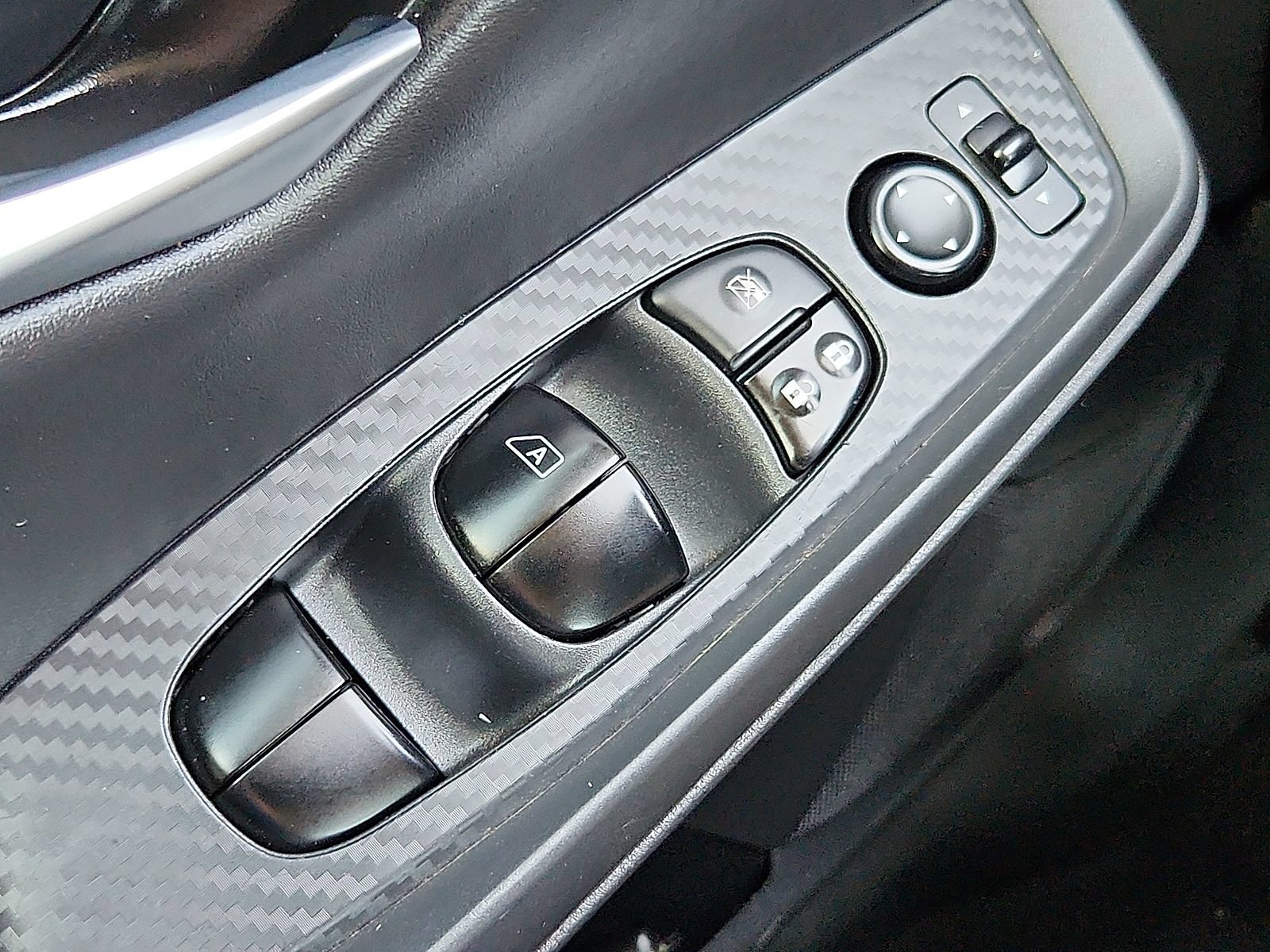 Used 2025 Nissan Sentra SV w/ All-Weather Package FWD image 25
