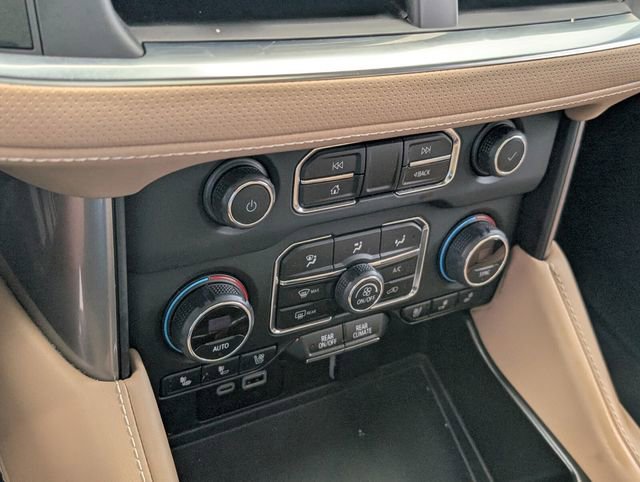 Used 2023 Chevrolet Tahoe Premier AWD/4WD image 20