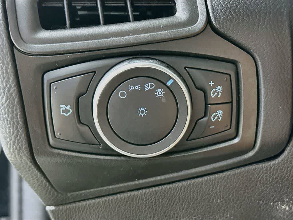 Used 2015 Ford Focus SE FWD image 26