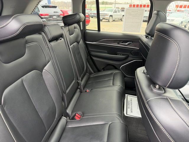 Used 2022 Jeep Grand Cherokee Limited AWD/4WD image 22