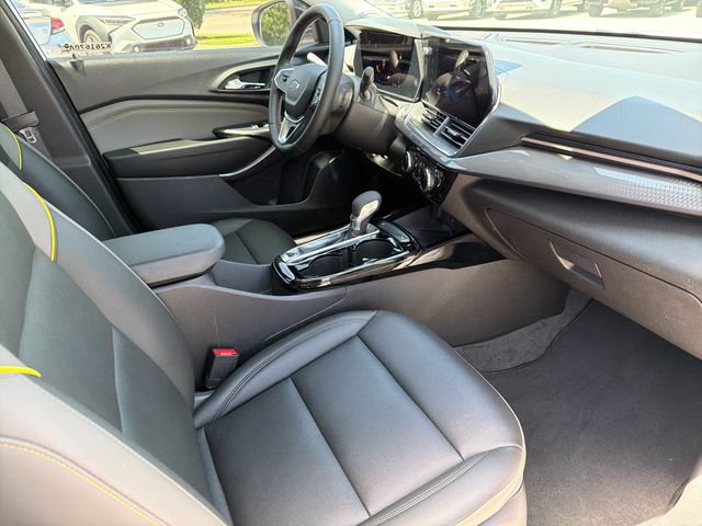 Used 2025 Chevrolet Trax ACTIV w/ Sunroof Package FWD image 25