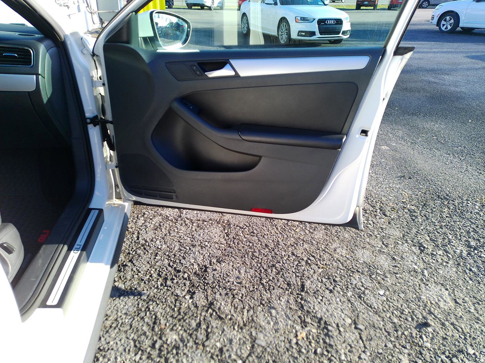 Used 2013 Volkswagen Jetta GLI image 43