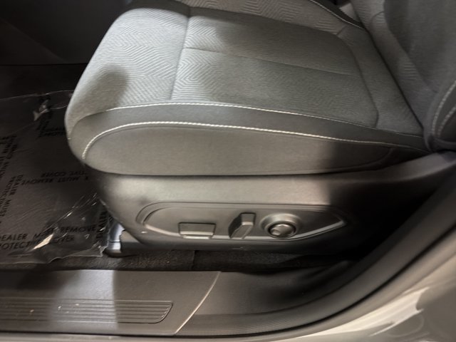Used 2026 Jeep Cherokee Laredo AWD/4WD image 16