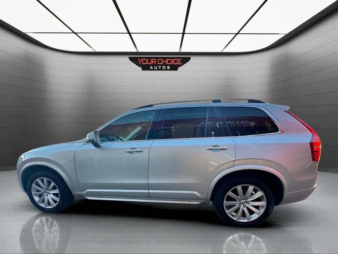 Used 2016 Volvo XC90 T6 Momentum image 2