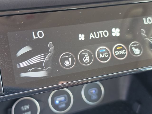 Used 2025 Genesis G70 2.5T AWD/4WD image 34
