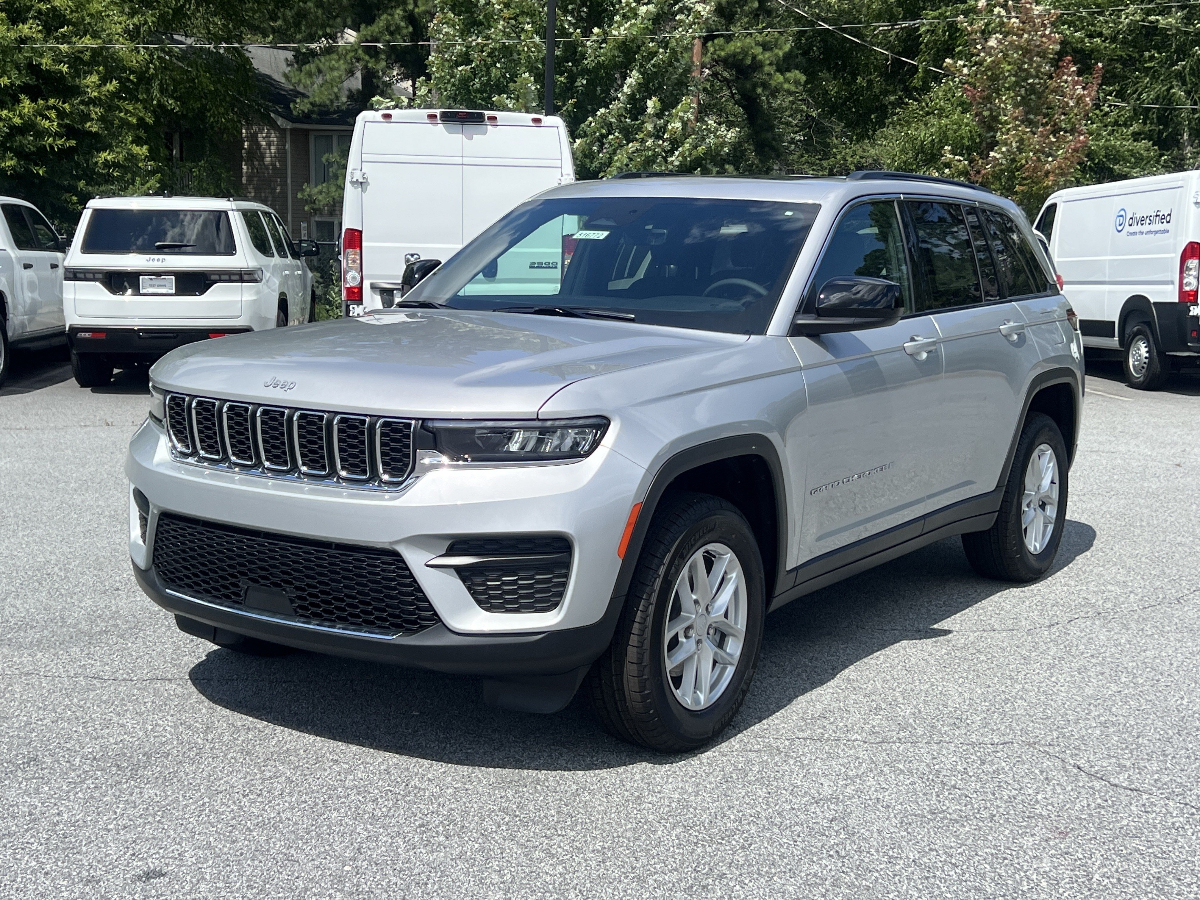 New 2026 Jeep Grand Cherokee Laredo X RWD image 3