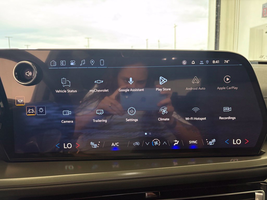 New 2027 Chevrolet Traverse LT FWD image 7