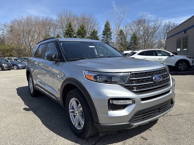 Certified 2023 Ford Explorer XLT w/ Equipment Group 202A image 3