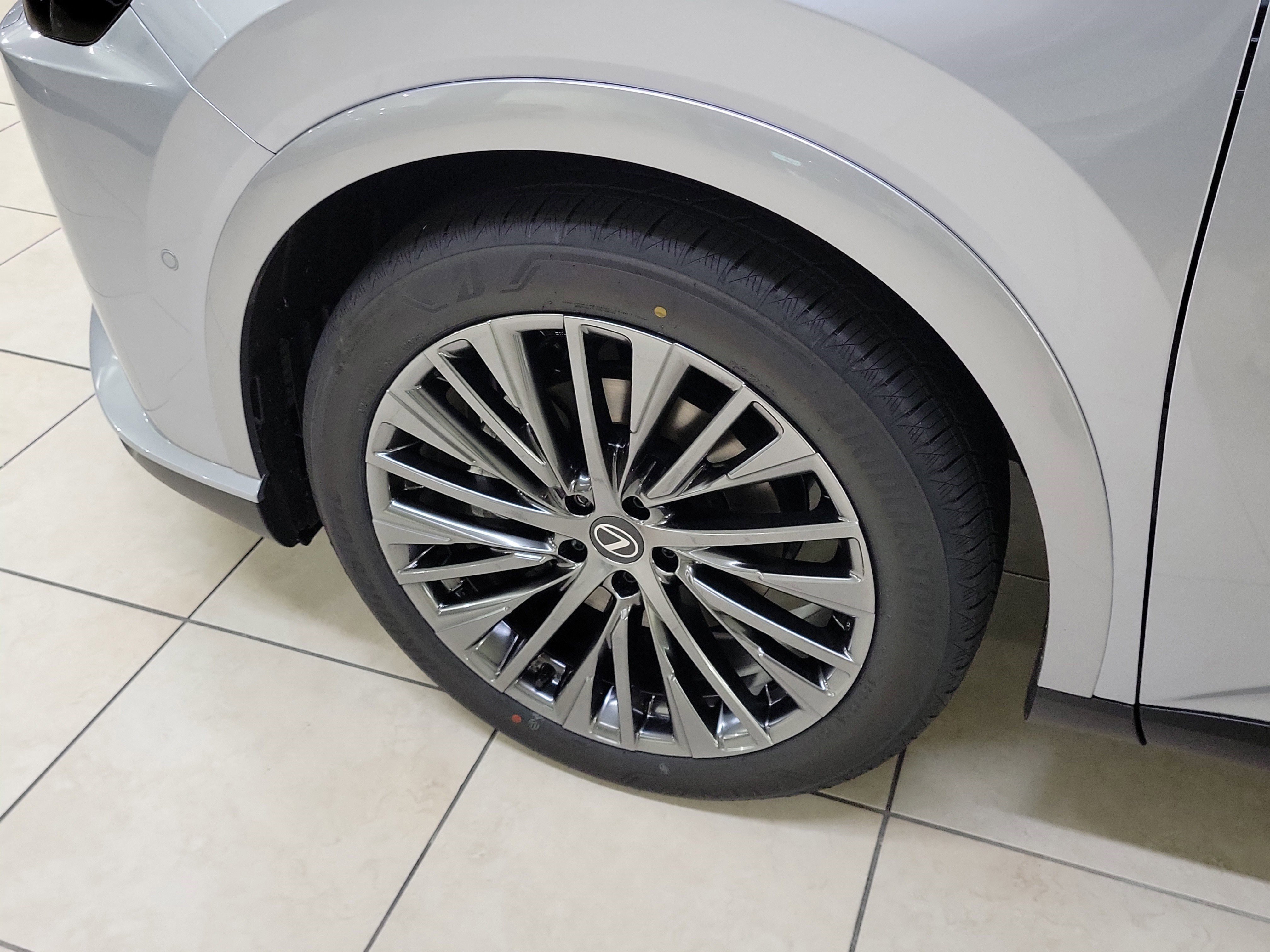 New 2026 Lexus RX 450h AWD image 7