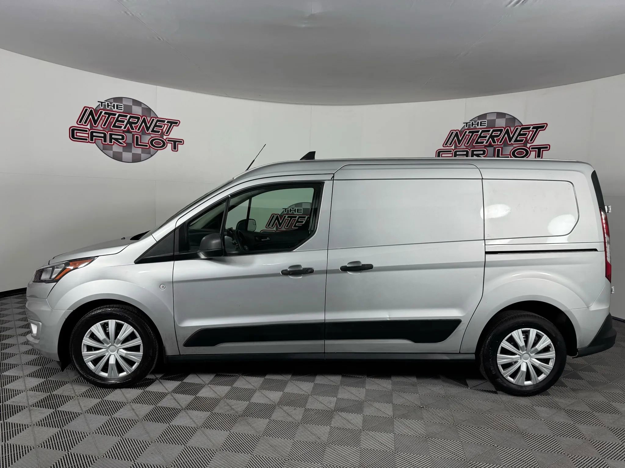 Used 2022 Ford Transit Connect XLT image 4