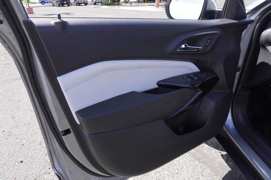 Used 2024 Chevrolet Trax LT w/ Driver Confidence Package FWD image 18