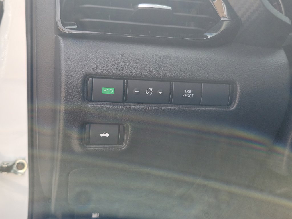 Used 2024 Nissan Sentra SV FWD image 32