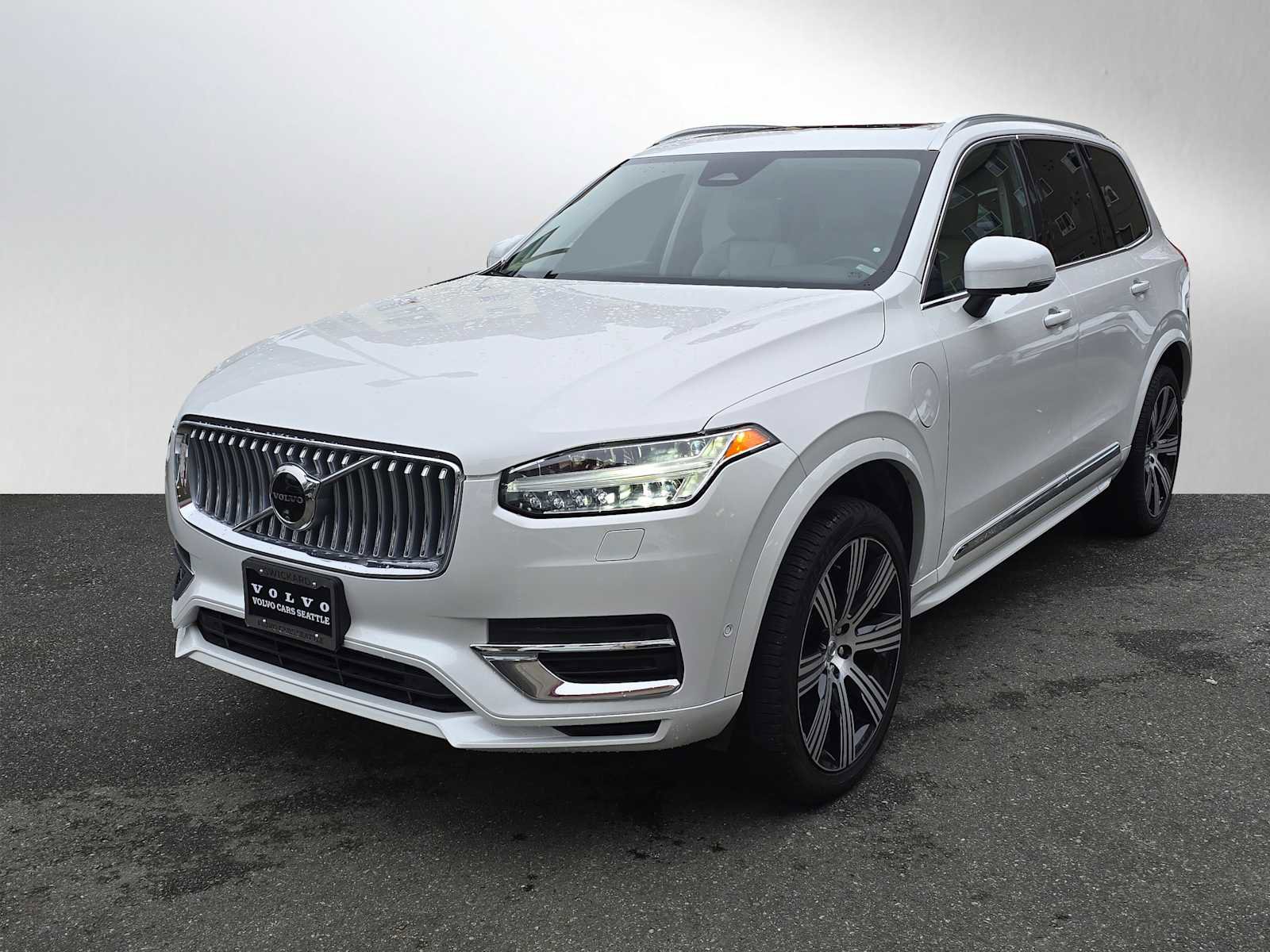 Certified 2024 Volvo XC90 T8 Plus image 7