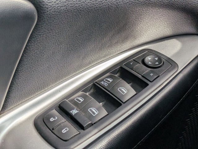Used 2014 Dodge Journey SE w/ Flexible Seating Group image 12