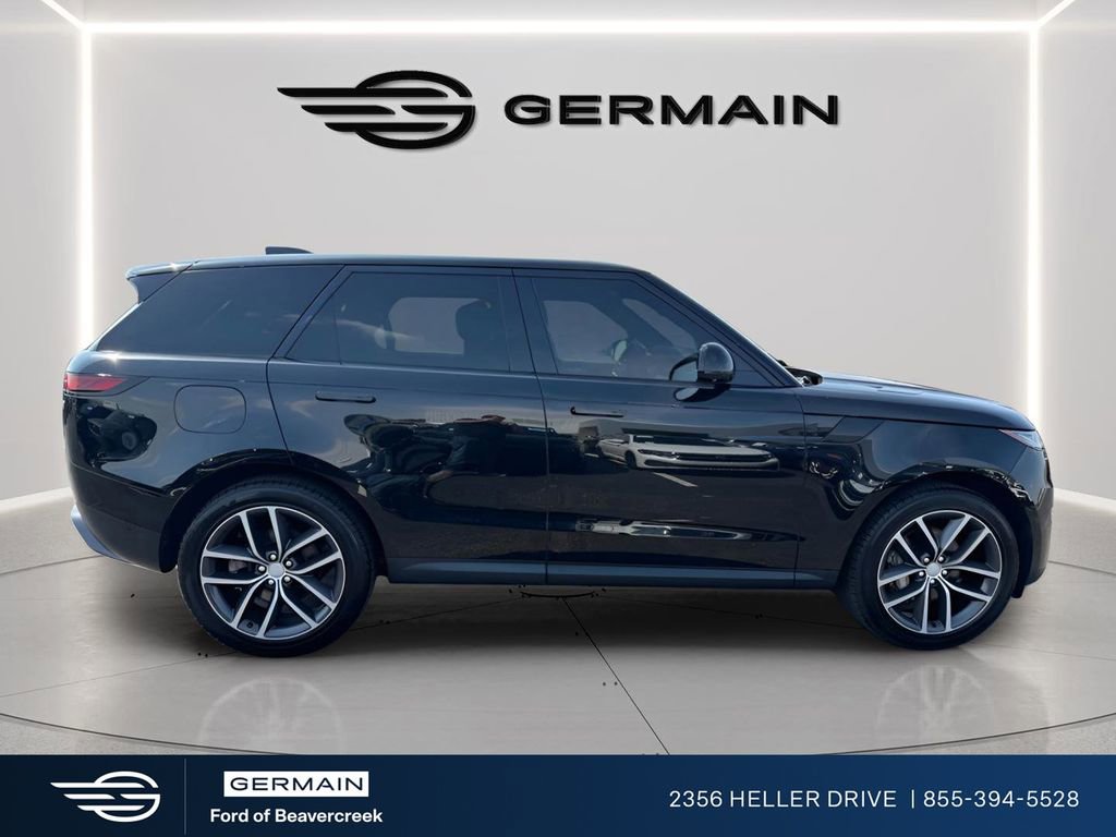 Used 2023 Land Rover Range Rover Sport SE image 9