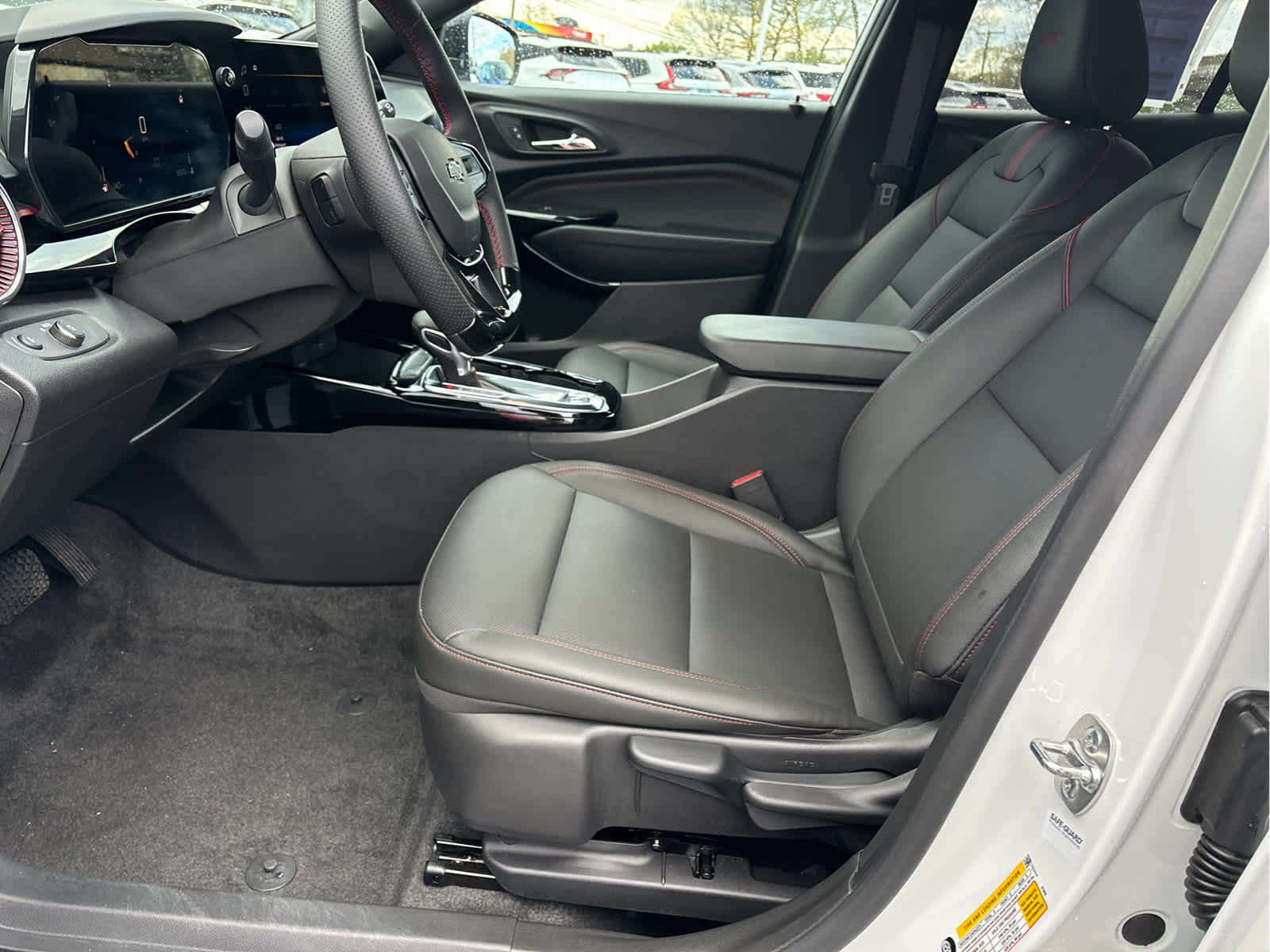 Certified 2025 Chevrolet Trax RS w/ Driver Confidence Package FWD image 10