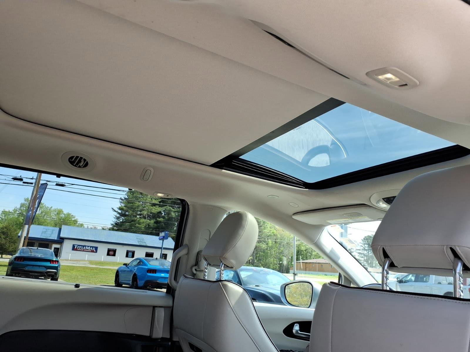 Used 2020 Chrysler Pacifica Limited image 10