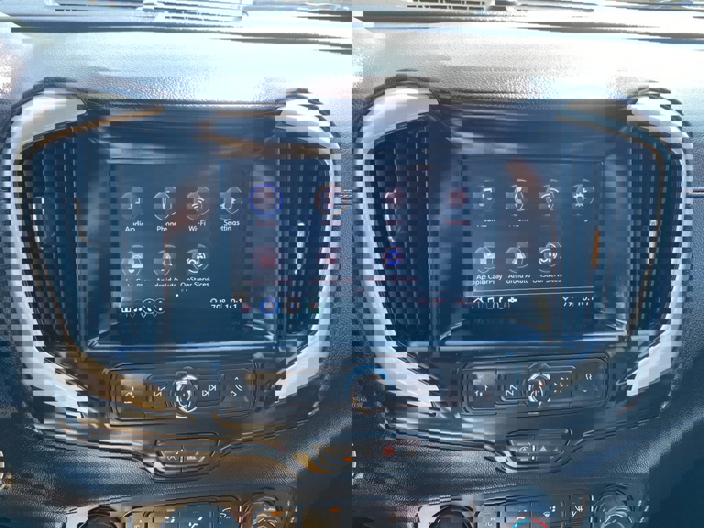 Used 2024 GMC Terrain SLE image 30