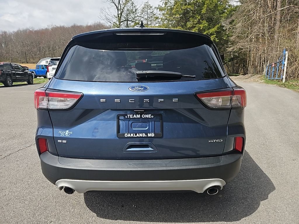 Used 2020 Ford Escape SE image 4
