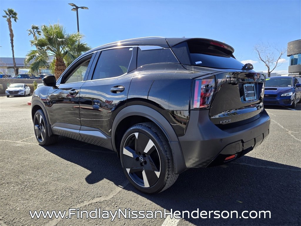 Used 2025 Nissan Kicks SR image 4