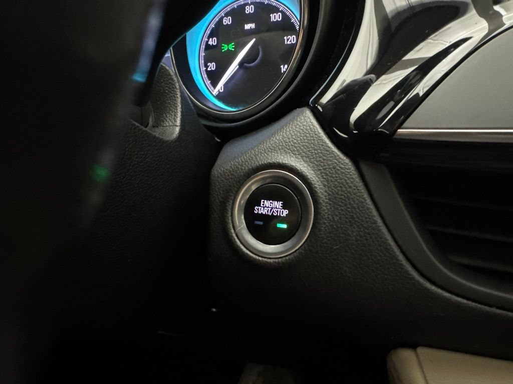 Used 2017 Buick Envision Essence AWD/4WD image 31