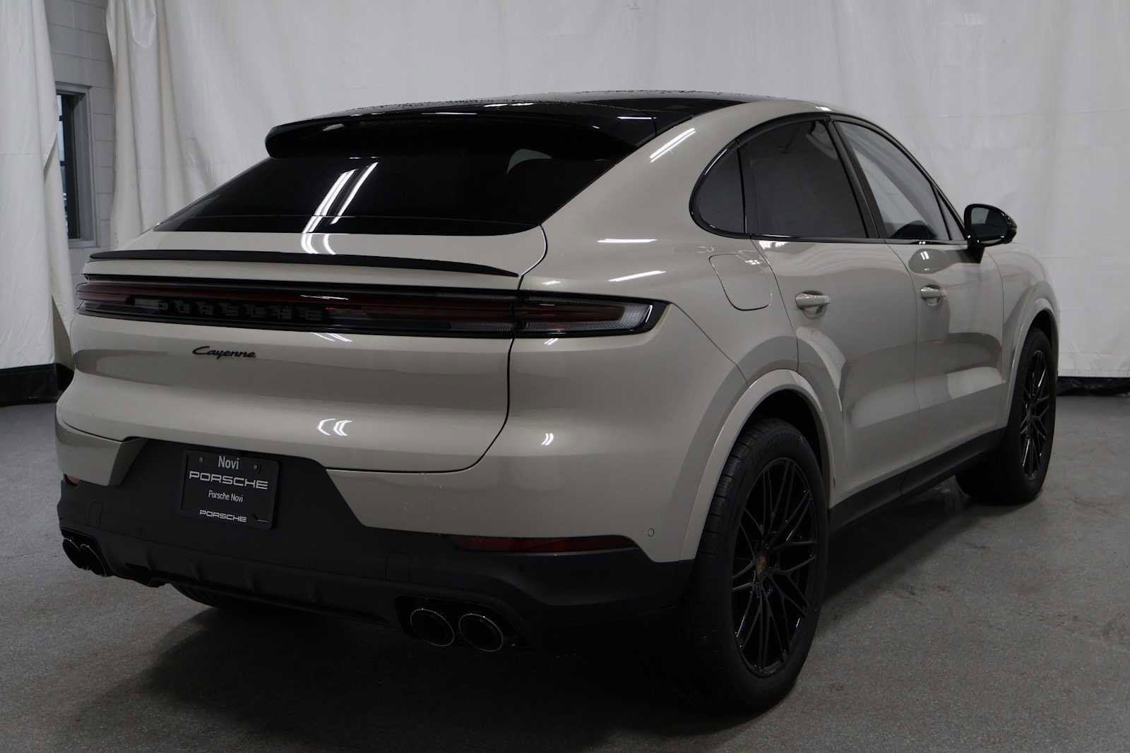 New 2026 Porsche Cayenne Coupe AWD/4WD image 9