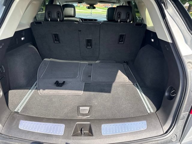 Used 2018 Cadillac XT5 Luxury w/ Driver Awareness Package AWD/4WD image 13