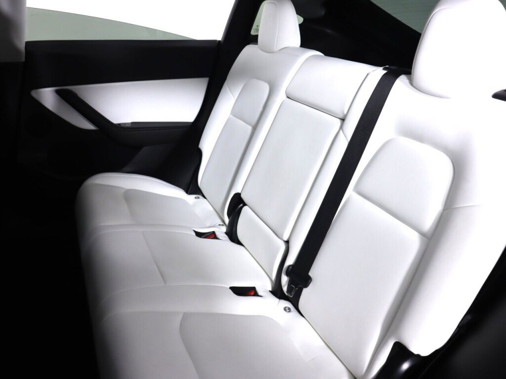 Used 2020 Tesla Model Y Long Range image 33