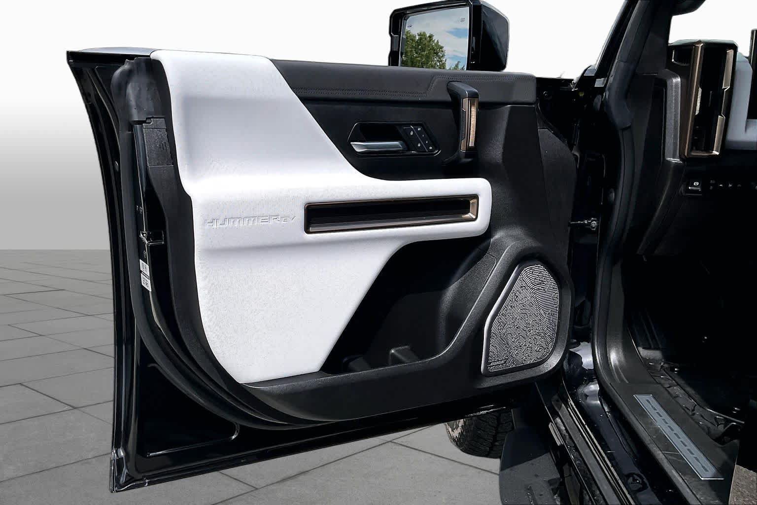 Certified 2024 GMC Hummer EV 2X AWD/4WD image 18