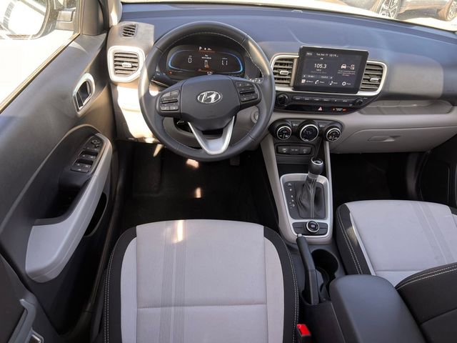 Used 2025 Hyundai Venue SEL image 28
